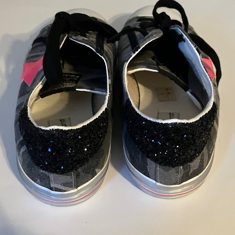 Vintage Havana Black and Gray Sneakers with Neon Pink Accent - Picture 6 of 6